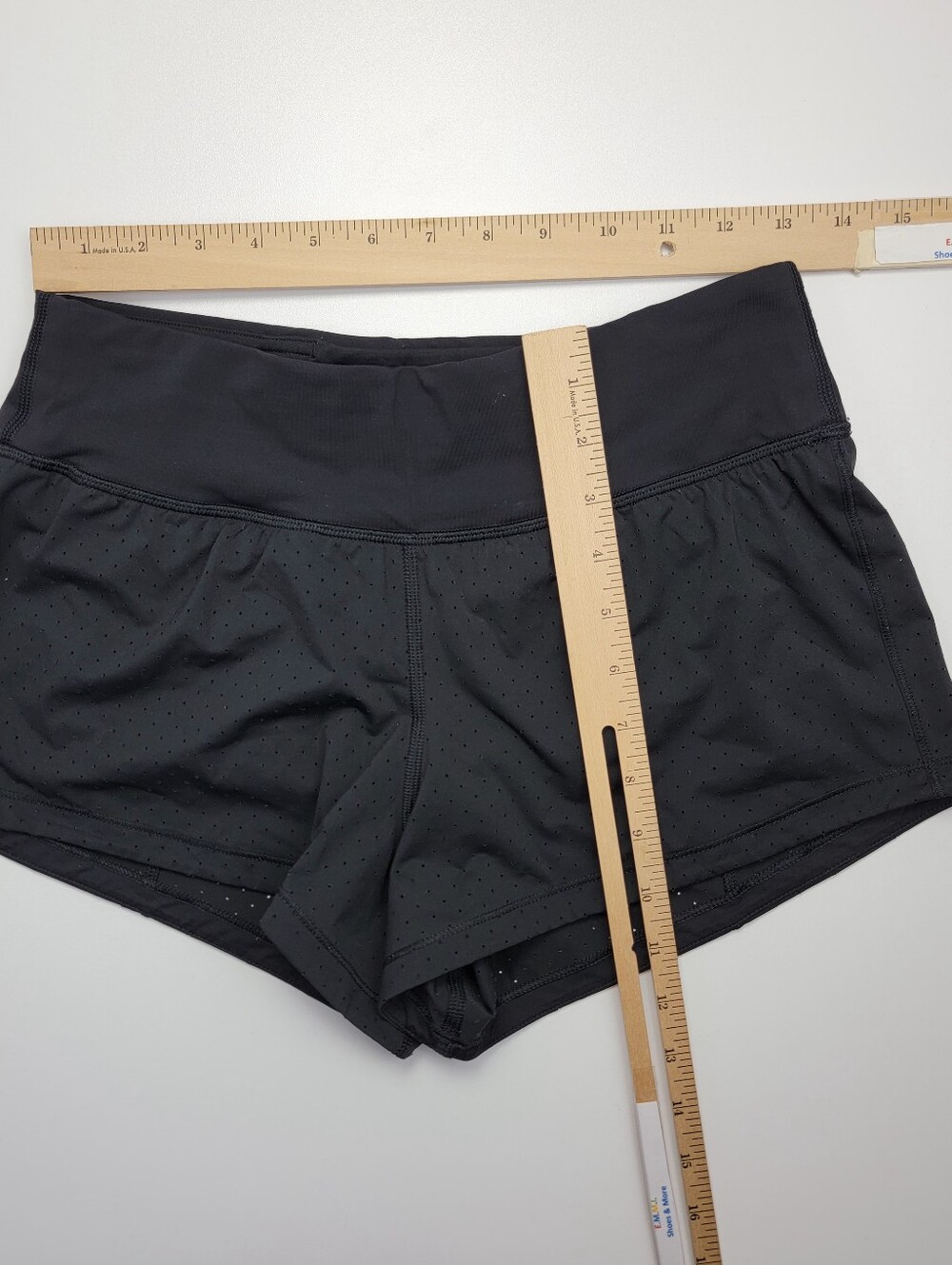 Lululemon Womens Speed Short Perforated Size 4 Black Lined Pre-owned - Picture 9 of 10